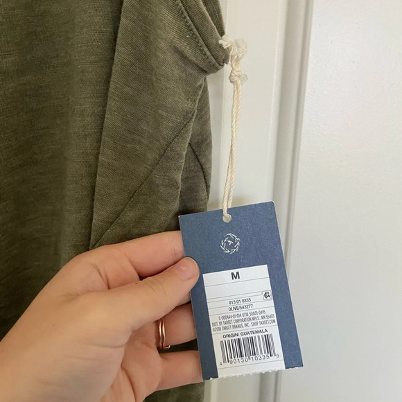 NWT | Universal Thread women’s green loose fit tank top — medium - Picture 4 of 7